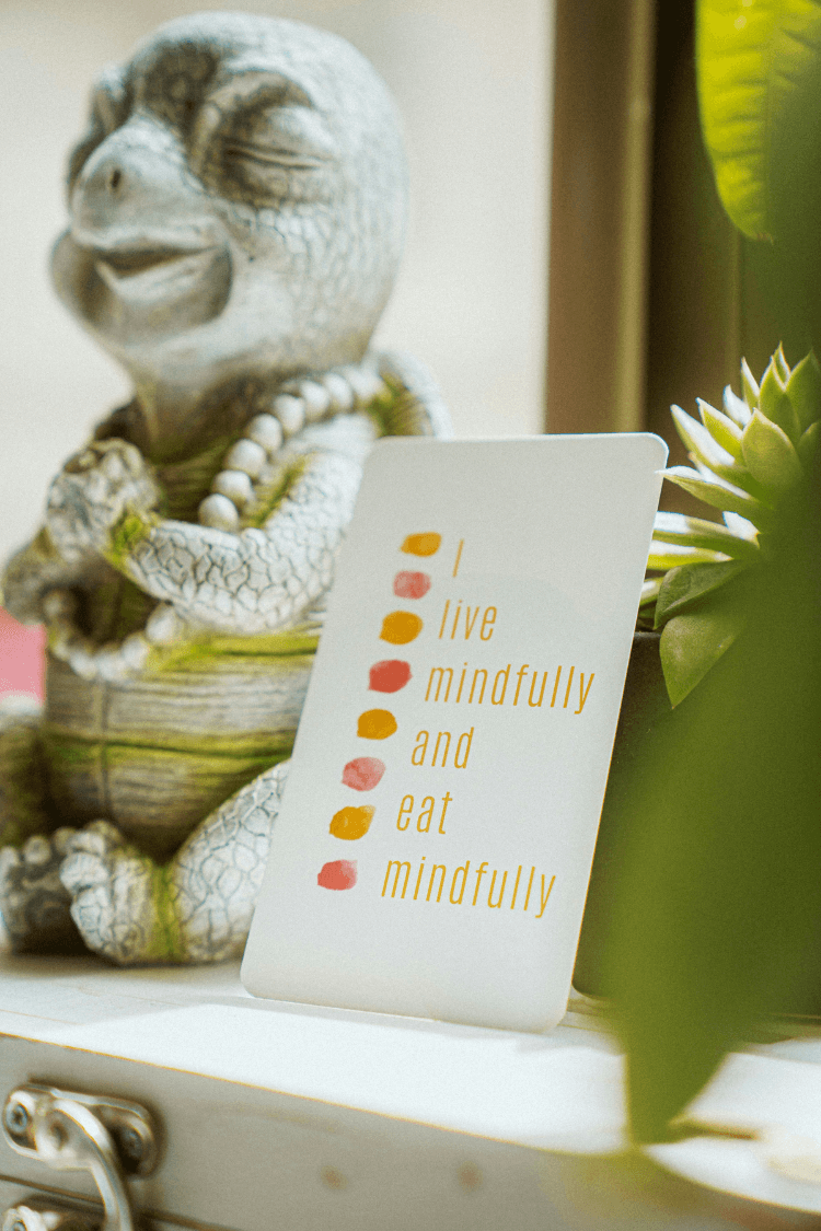 Card saying I live mindfully